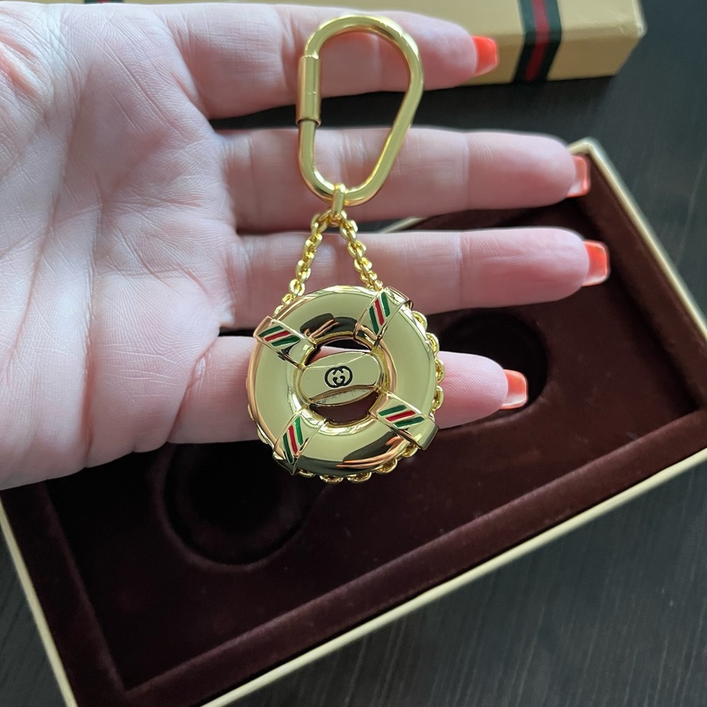 Gucci gold life preserver key chain - Picture 5 of 6